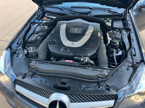 Used 2011 Mercedes-Benz SL 550 image 11