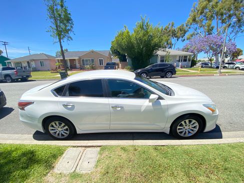 Used 2014 Nissan Altima 2.5 S FWD image 1