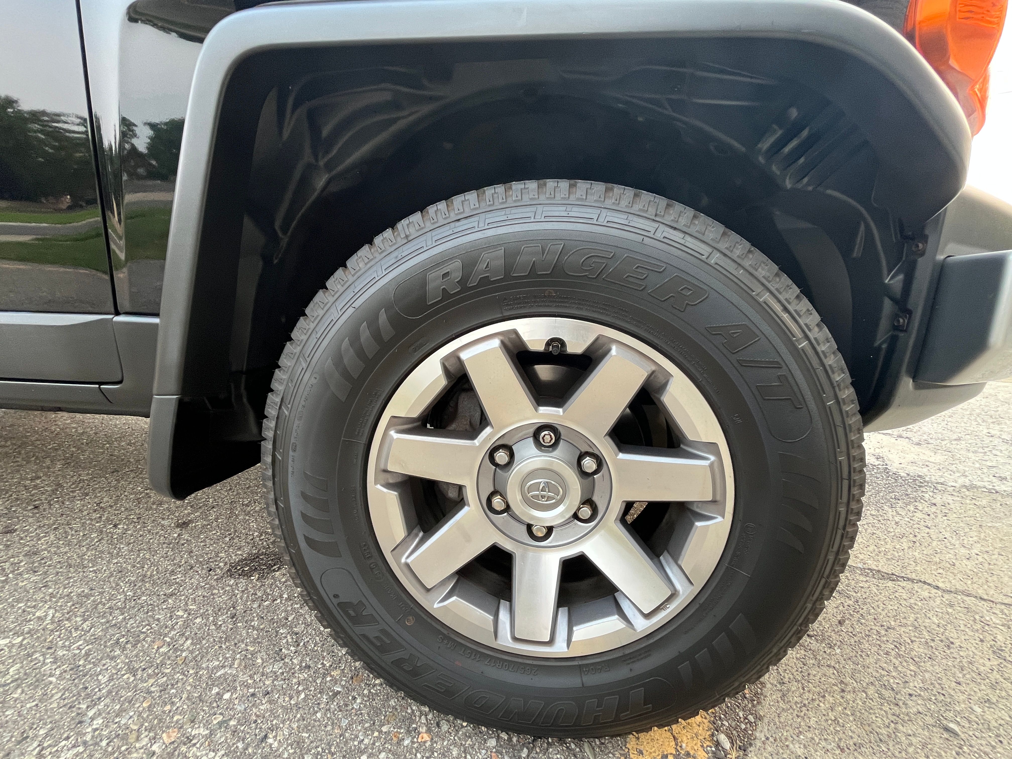 Used 2014 Toyota FJ Cruiser 4WD w/ Upgrade Package image 10