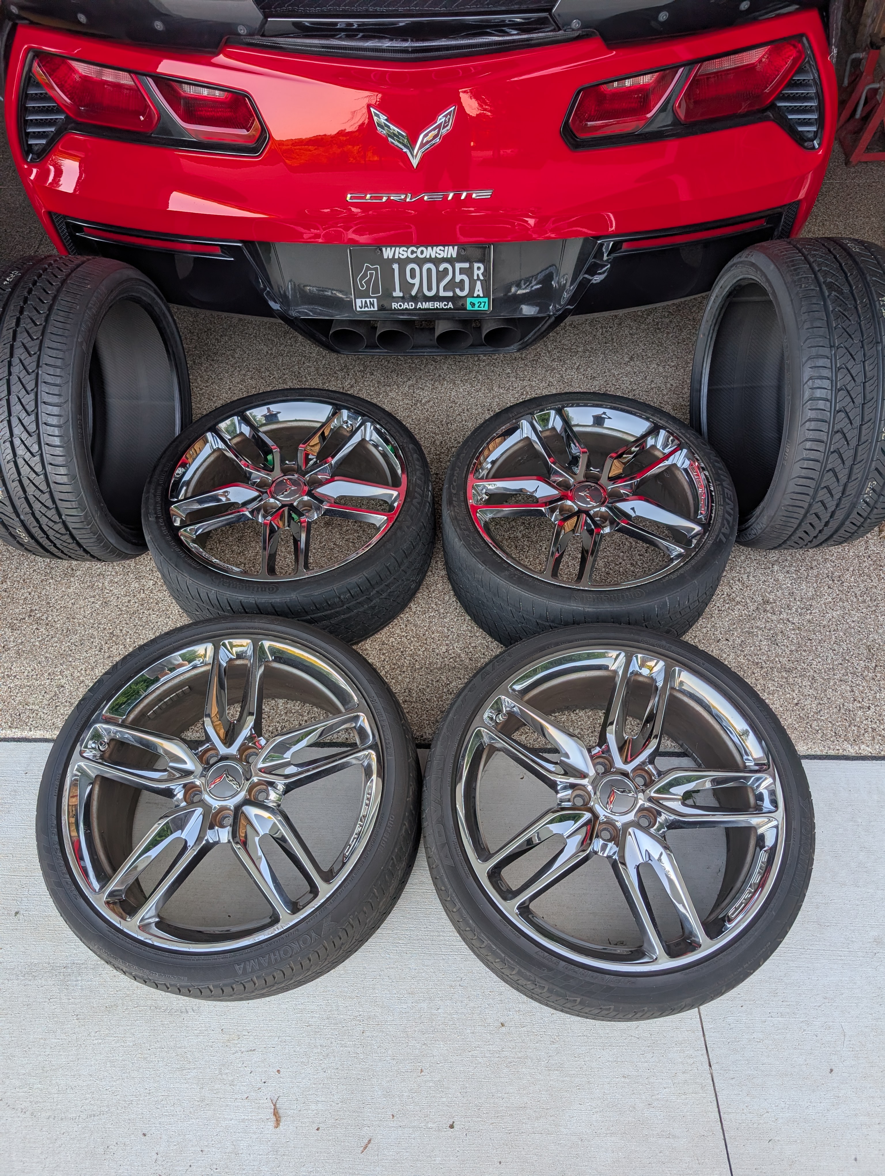 Used 2014 Chevrolet Corvette Stingray Coupe w/ 2LT Preferred Equipment Group RWD image 21