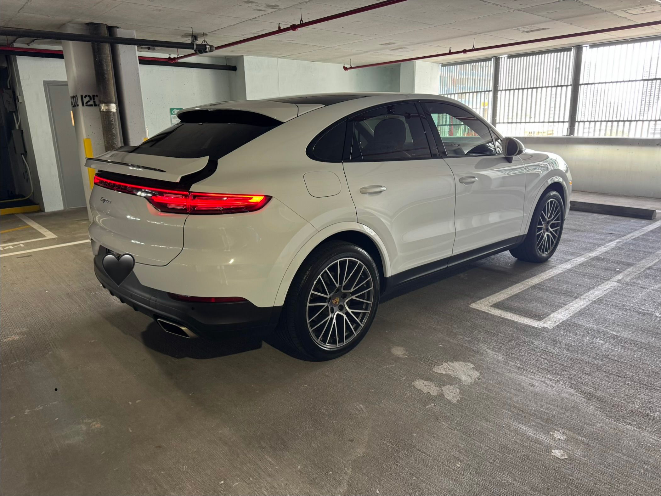 Used 2021 Porsche Cayenne Coupe AWD/4WD image 1
