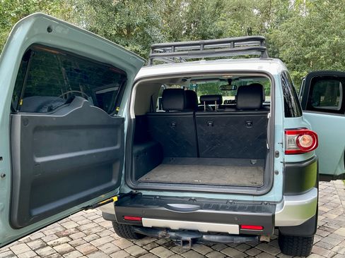 Used 2013 Toyota FJ Cruiser 4WD image 22