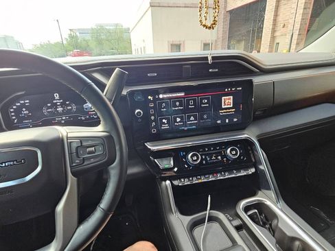 Used 2024 GMC Sierra 2500 Denali w/ Denali Reserve Package image 14