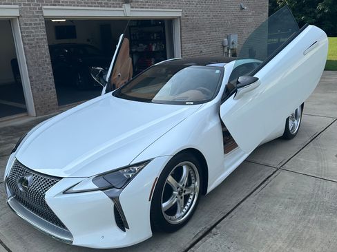 Used 2018 Lexus LC 500 Coupe w/ Touring Package RWD image 1