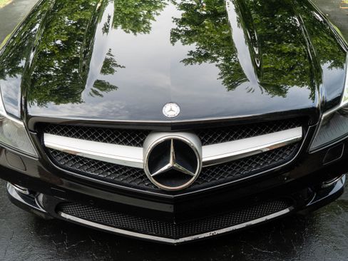 Used 2009 Mercedes-Benz SL 550 image 2