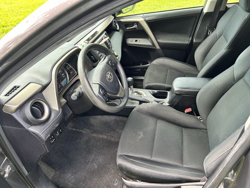 Used 2015 Toyota RAV4 XLE FWD image 10