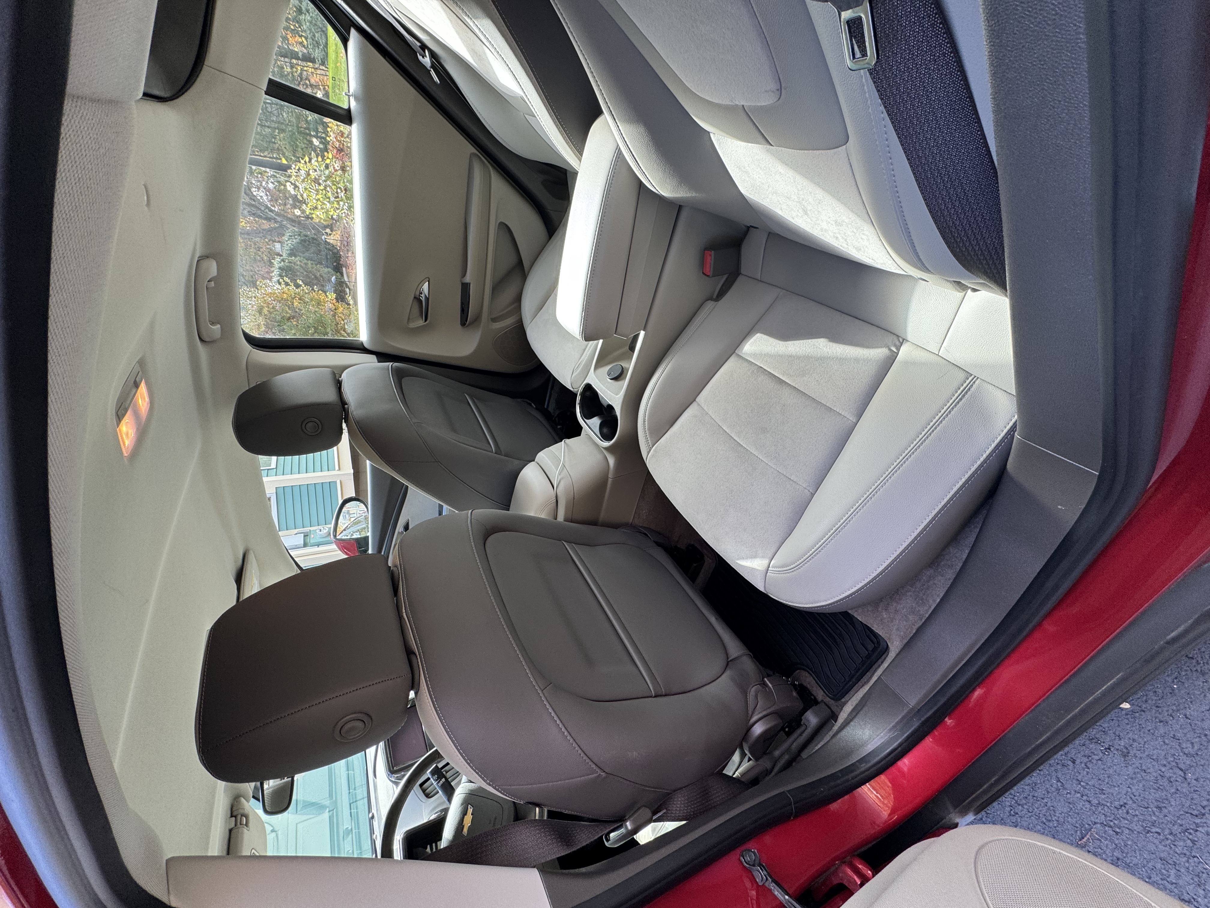 Used 2013 Chevrolet Volt Premium w/ Premium Trim Package FWD image 12