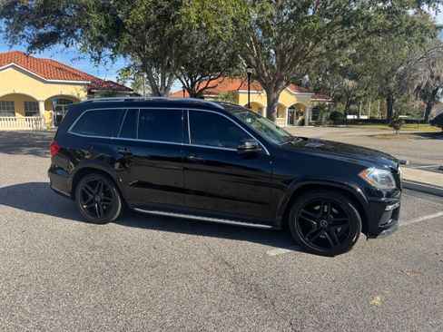Used 2015 Mercedes-Benz GL 550 GL 550 4MATIC Sport Utility 4D image 1