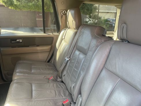 Used 2007 Ford Expedition XLT image 13