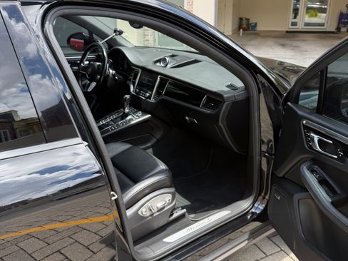 Used 2018 Porsche Macan S AWD/4WD image 9