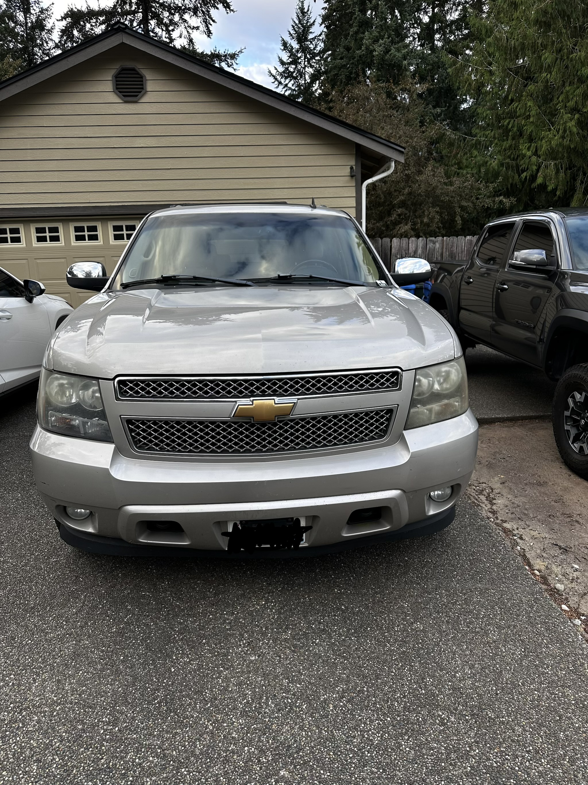 Used 2007 Chevrolet Suburban LTZ w/ LTZ Preferred Equipment Group AWD/4WD image 1
