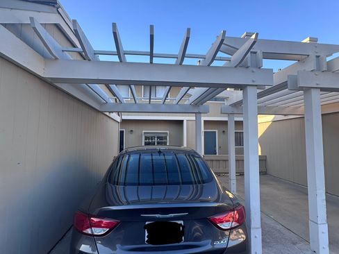 Used 2016 Chrysler 200 Limited Platinum image 2