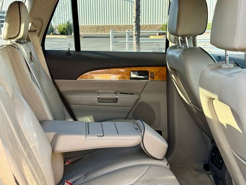 Used 2013 Lincoln MKX AWD image 8