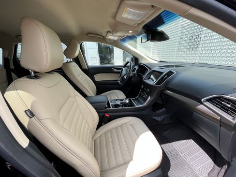 Used 2020 Ford Edge SEL w/ Convenience Package image 6