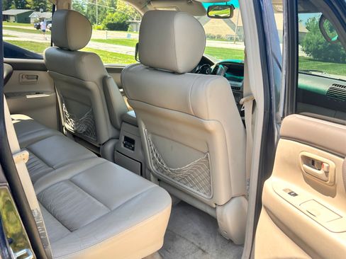 Used 2004 Toyota Land Cruiser AWD/4WD image 12