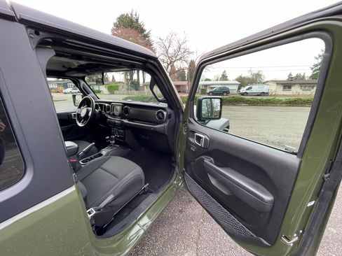 Used 2021 Jeep Wrangler Sport image 9