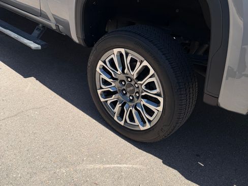 Used 2021 GMC Sierra 1500 AT4 w/ AT4 Preferred Package image 18