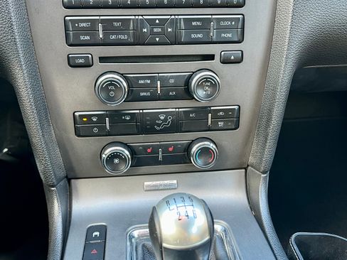 Used 2011 Ford Mustang Premium RWD image 18