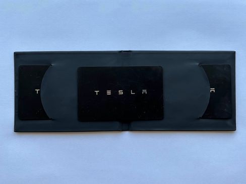 Used 2024 Tesla Cybertruck AWD Crew Cab image 32