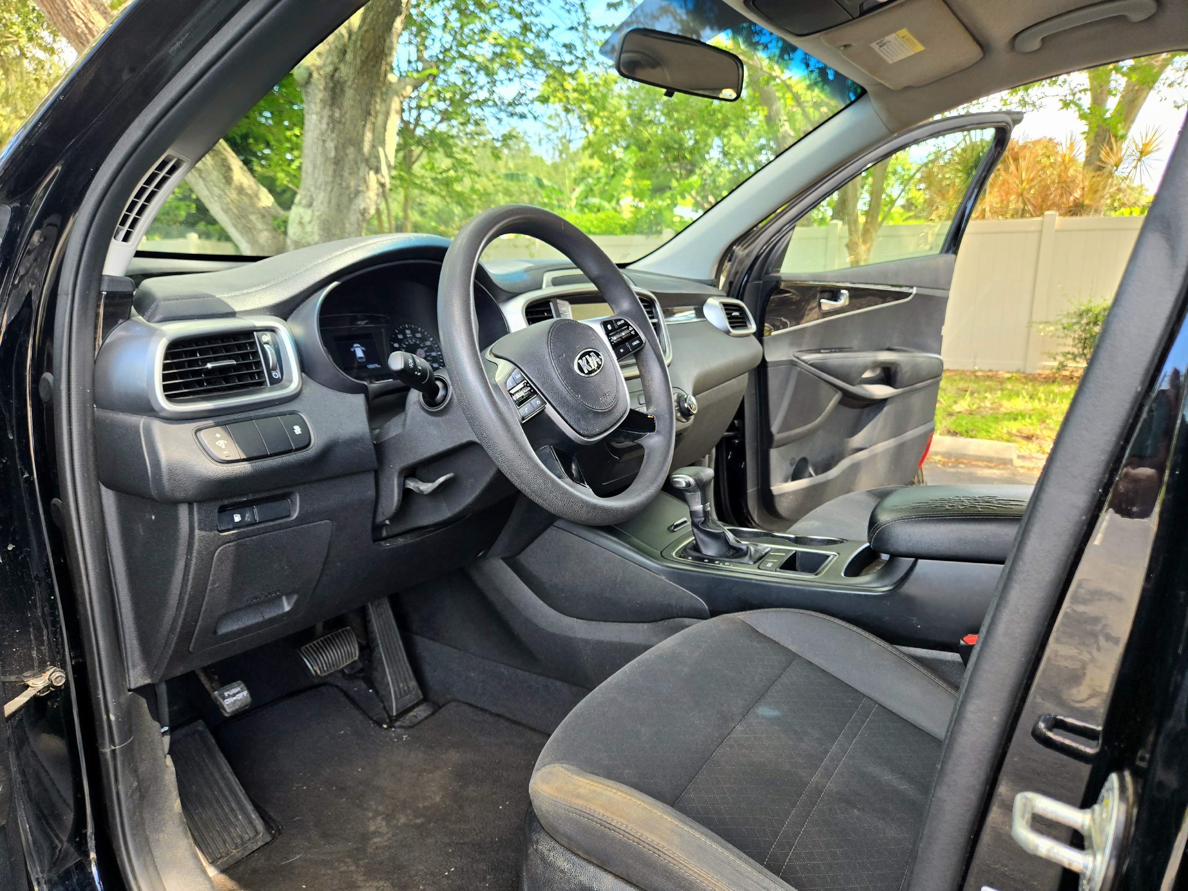 Used 2019 Kia Sorento L FWD image 9