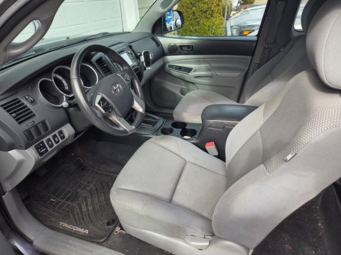 Used 2015 Toyota Tacoma 4x4 Access Cab w/ Convenience Package image 8