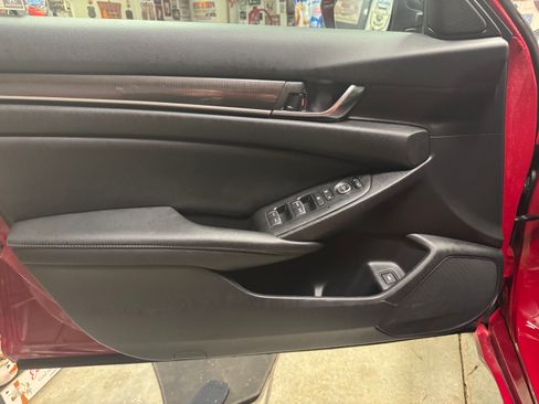 Used 2022 Honda Accord Sport image 19