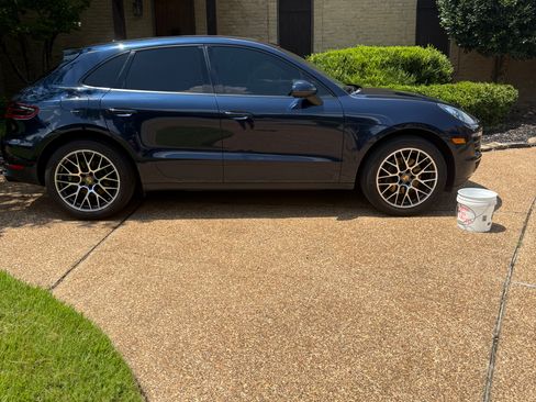 Used 2018 Porsche Macan Sport Edition AWD/4WD image 1