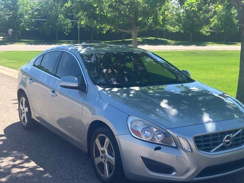 Used 2013 Volvo S60 T5 AWD/4WD image 1