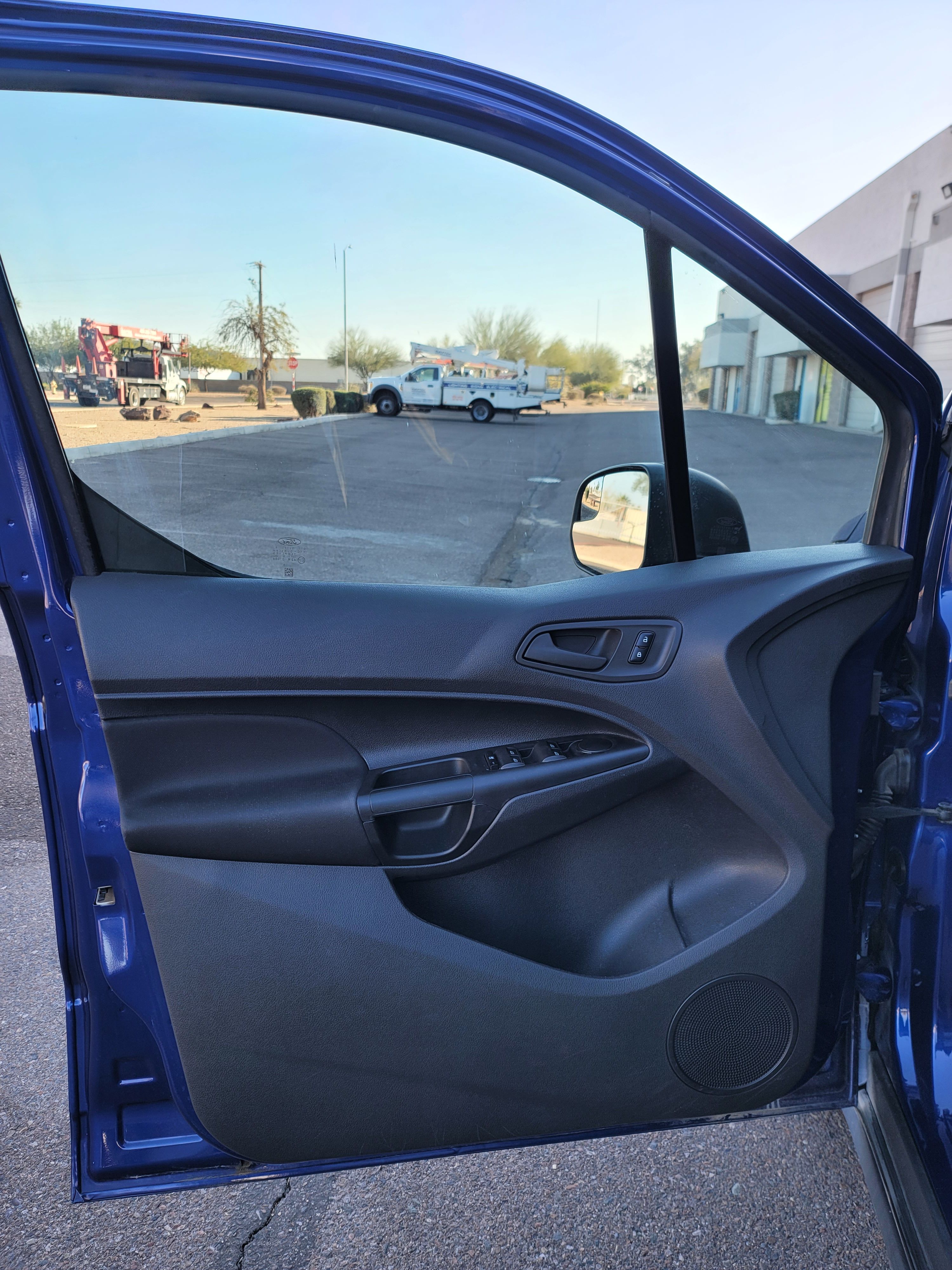 Used 2018 Ford Transit Connect XL FWD image 16