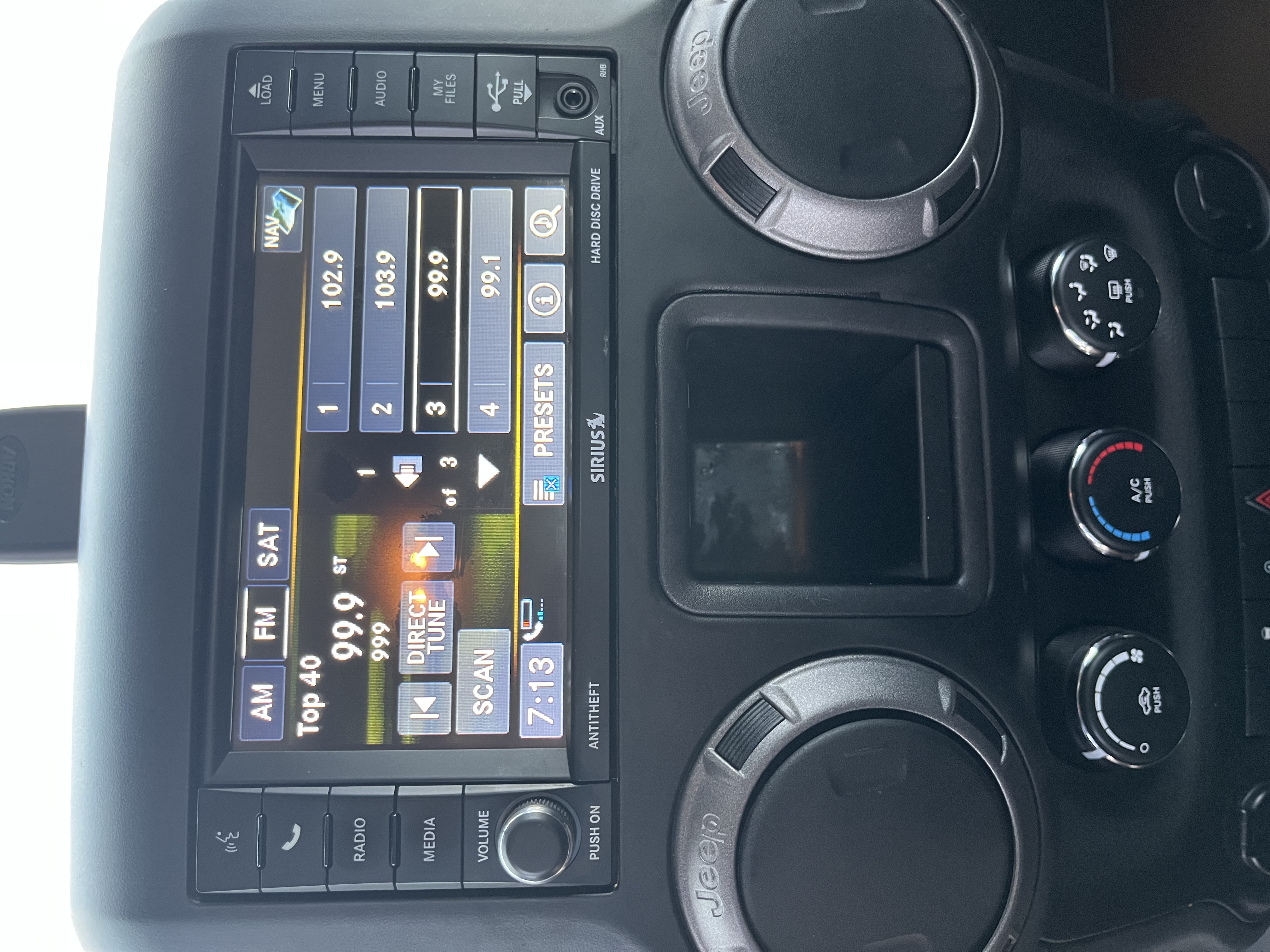 Used 2014 Jeep Wrangler Sport w/ Connectivity Group AWD/4WD image 20