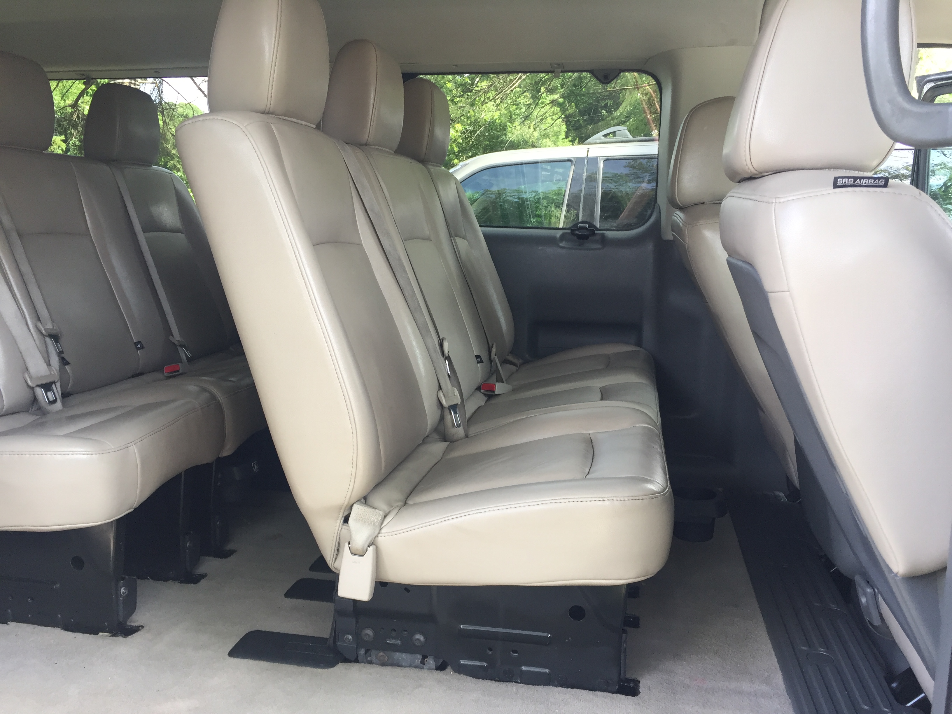 Used 2013 Nissan NV 3500 SL w/ Technology Pkg RWD image 2