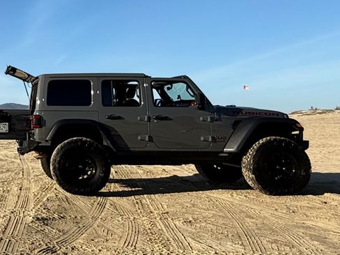 Used 2019 Jeep Wrangler Unlimited Rubicon AWD/4WD image 16