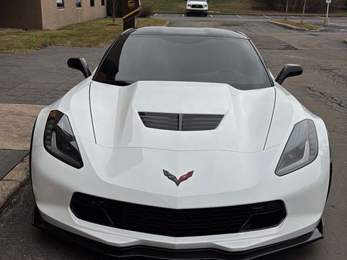Used 2016 Chevrolet Corvette Z06 w/ 3LZ Preferred Equipment Group image 5