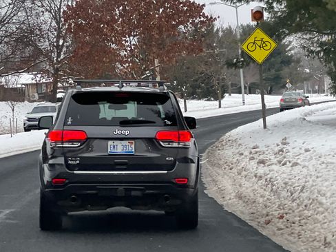 Used 2015 Jeep Grand Cherokee Overland image 4
