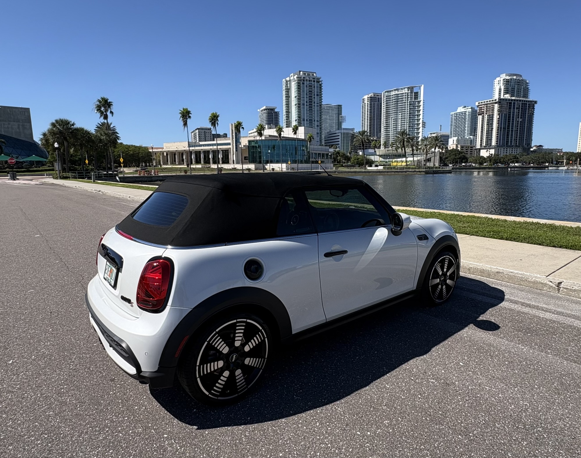 Used 2024 MINI Cooper S FWD image 9