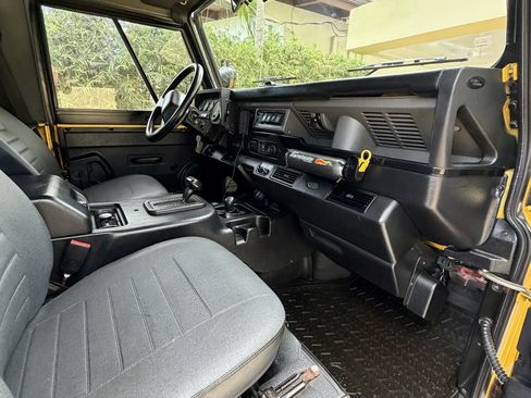 Used 1997 Land Rover Defender 90 AWD/4WD image 18