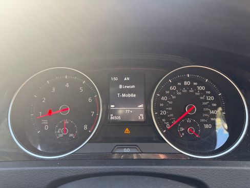 Used 2015 Volkswagen GTI SE image 19