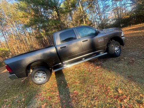 Used 2017 RAM 2500 Tradesman w/ Chrome Appearance Group image 5