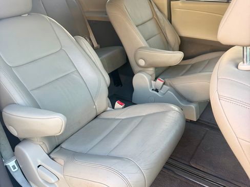 Used 2015 Toyota Sienna XLE Premium AWD/4WD image 3