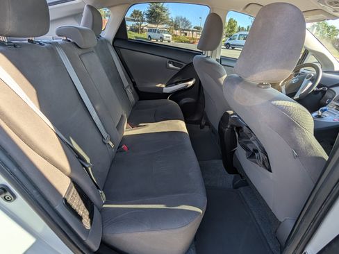 Used 2014 Toyota Prius Two image 10