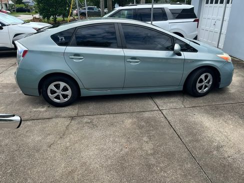 Used 2014 Toyota Prius Two FWD image 2