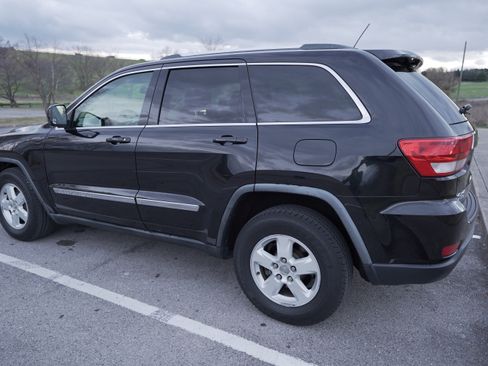 Used 2011 Jeep Grand Cherokee Laredo image 5