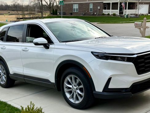 Used 2025 Honda CR-V EX image 8