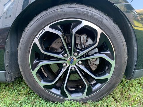 Used 2014 Ford Taurus SHO w/ Equipment Group 401A image 10