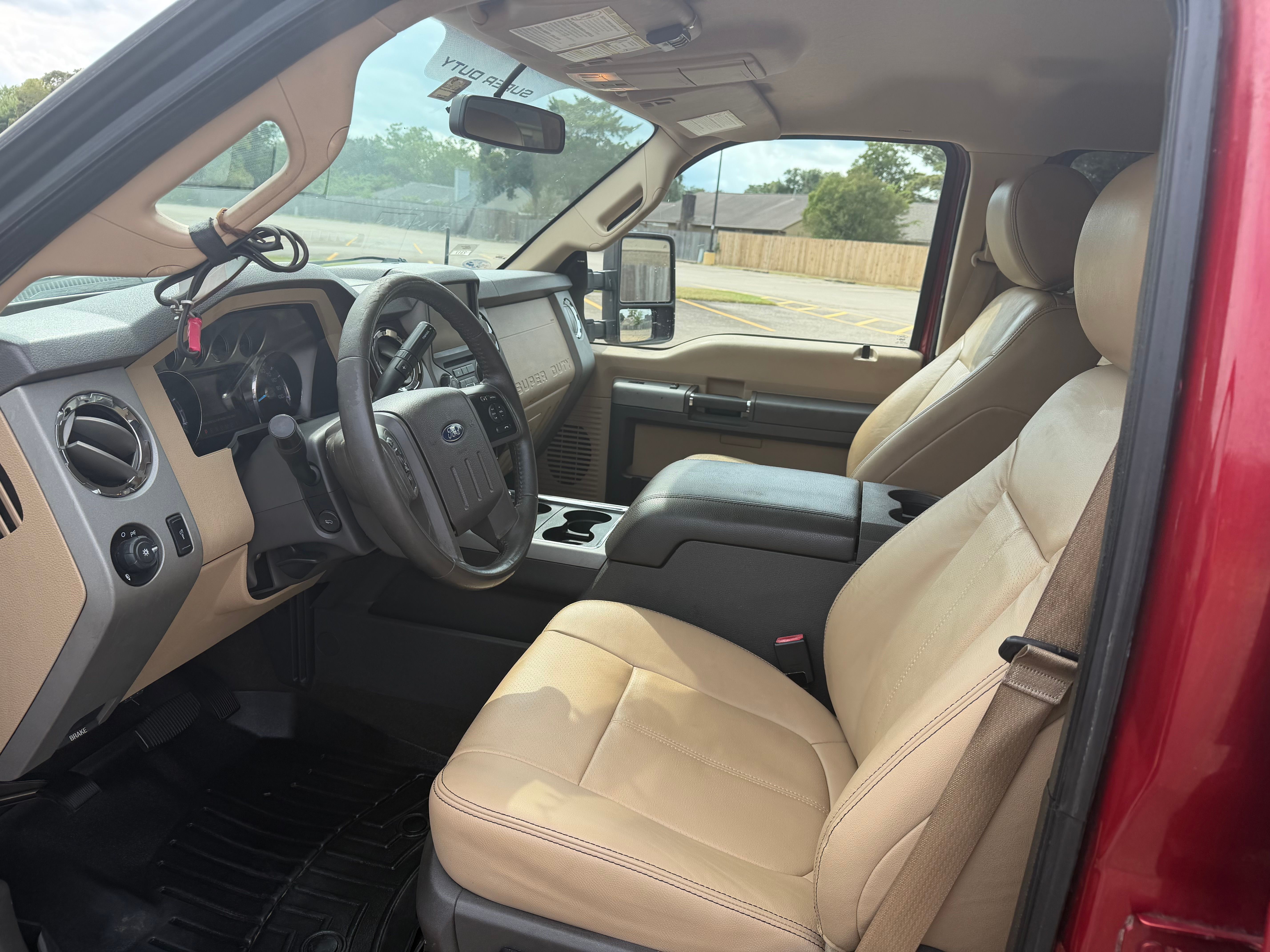 Used 2014 Ford F250 Lariat w/ Lariat Interior Package AWD/4WD image 10