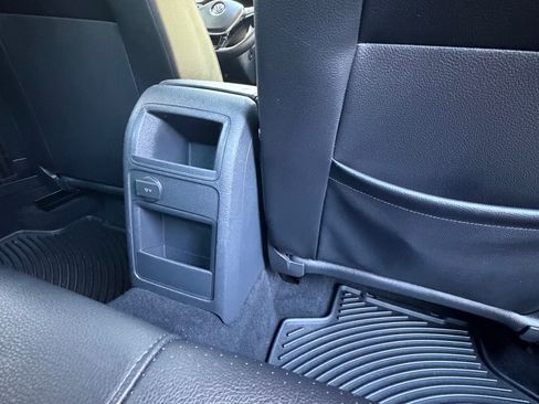 Used 2018 Volkswagen Jetta SE FWD image 25