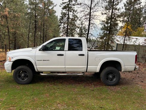 Used 2005 Dodge Ram 2500 Truck SLT image 1