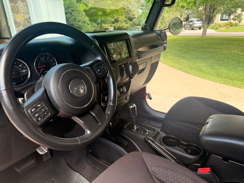 Used 2013 Jeep Wrangler Sport AWD/4WD image 9