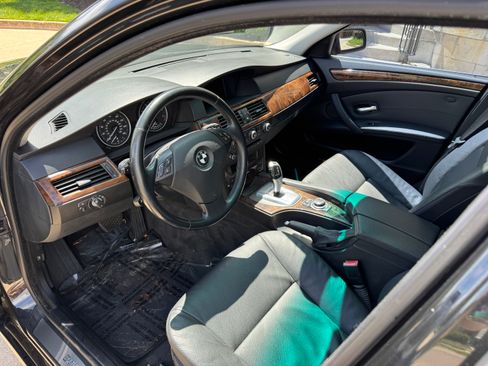 Used 2009 BMW 528i xDrive Sedan AWD/4WD image 11