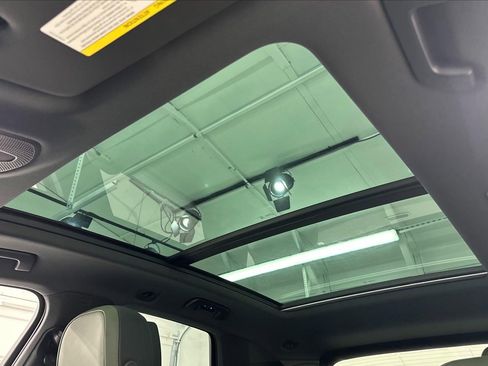 Used 2024 Porsche Cayenne image 26